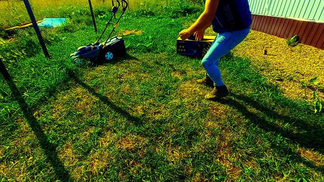 Как правильно стричь траву газонокосилкой