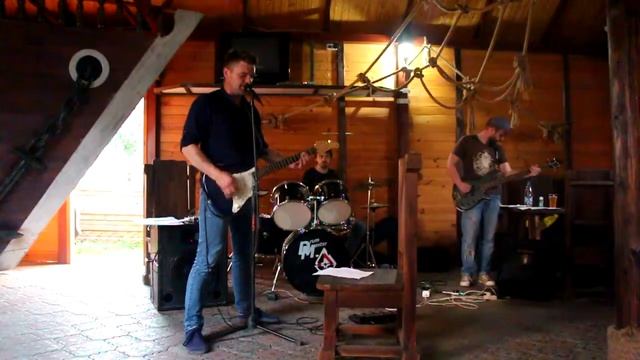 Izabelyn - " рыба без воды", "мир", "припев"