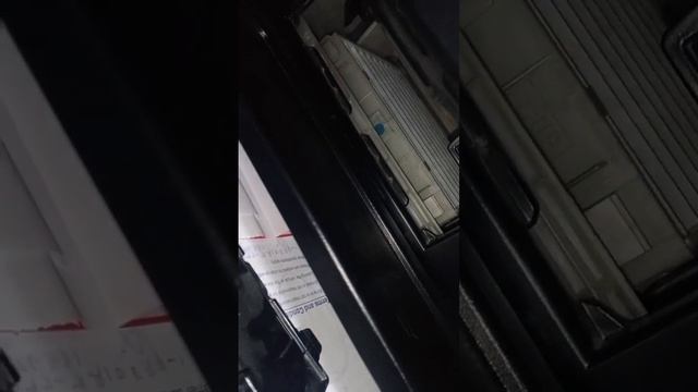 Ac filter Toyota Land cruiser V6 GX-R location