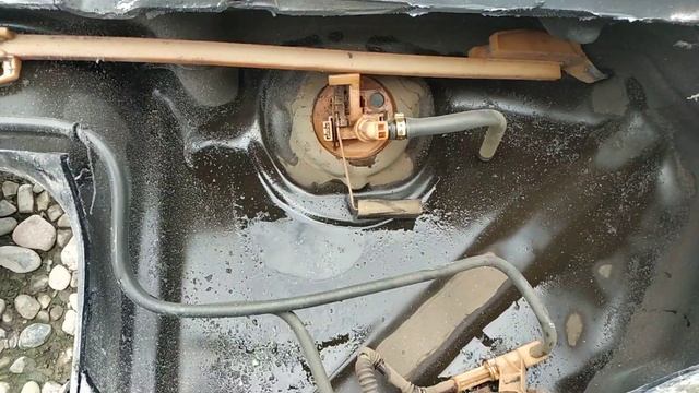 Мерседес W202 бензобак изнутри . Разрезанный пополам .