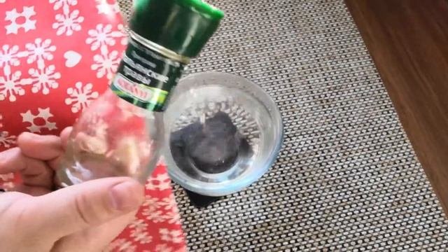 Как открыть мельницу для специй. How to open Kotanyi grinder.