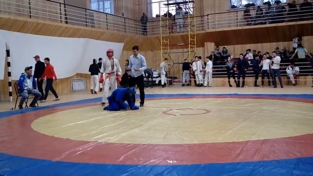 Армейский рукопашный бой. Есентай Еркебулан в синем выигрывает финальный поединок