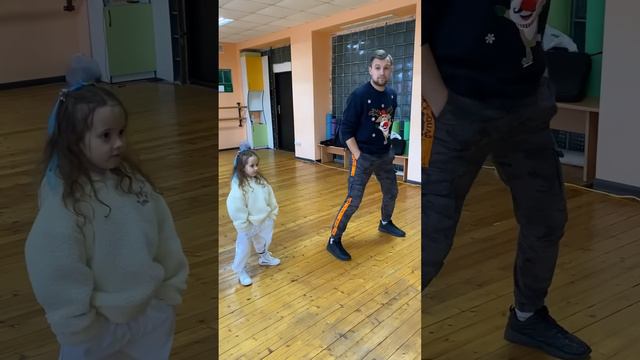 Малышка 4 годика выучила танец за 2 минуты🙀#legiondance