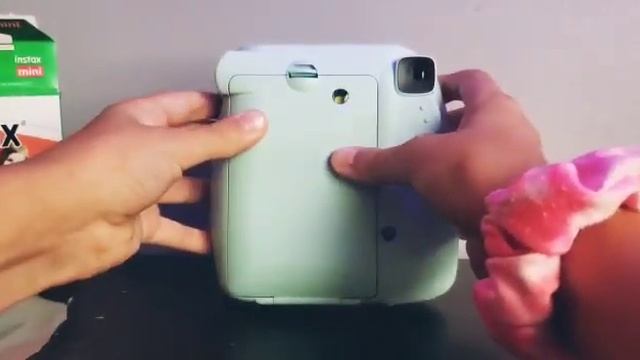 How to put the film on your Instax Mini 9 camera | Valentina