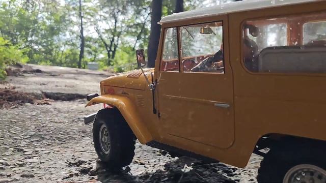 FMS Toyota Land Cruiser FJ40 Off-Road Rock Crawling 2