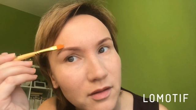 Заключительный этап макияжа бровей