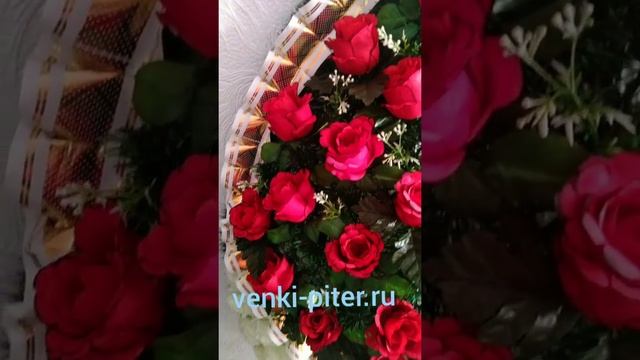Венок В18. Ритуальные венки и корзины с бесплатной доставкой по Спб. Наш сайт venki-piter.ru