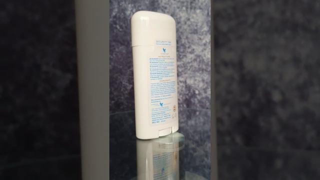 Diferenta dintre un deodorant si un antiperspirant (Deo Aloe Ever Shield vs. Antiperspirant comun)