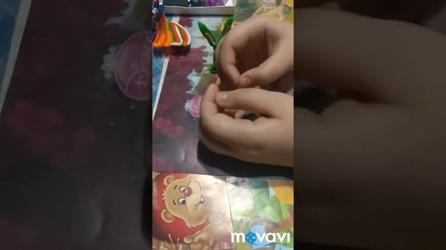 Лепим Зайчика и морковку.