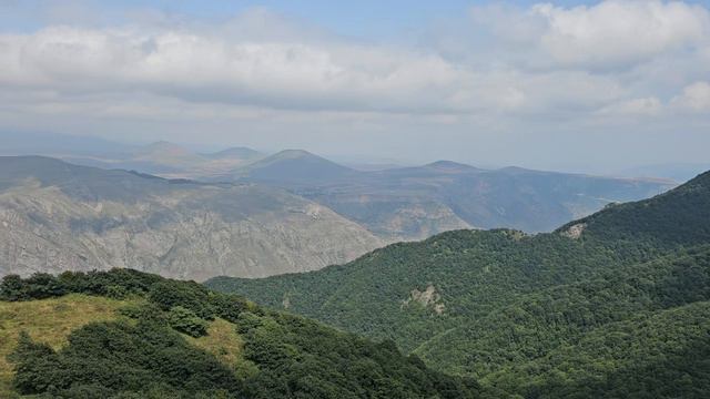 Армения. Перевал по дороге к монастырю Татев