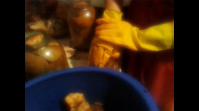И снова сало и снова в банки