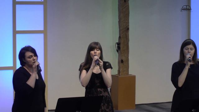 "Как много в Мире есть Дорог" - Пение группы