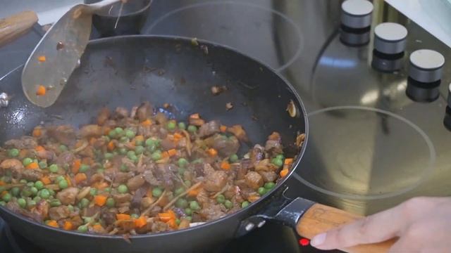 一口咬下去的江南味道。美味“糯米烧卖”简单做。蒸的香喷喷，吃的糯叽叽。