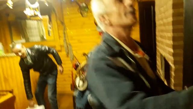 Байкеры отдыхают на даче