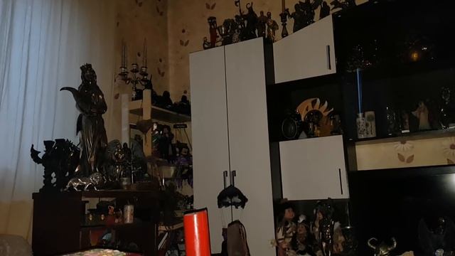СВЕЧИ ДЛЯ БОГАТСТВА И ПРОЧАЯ ЕРУНДА..