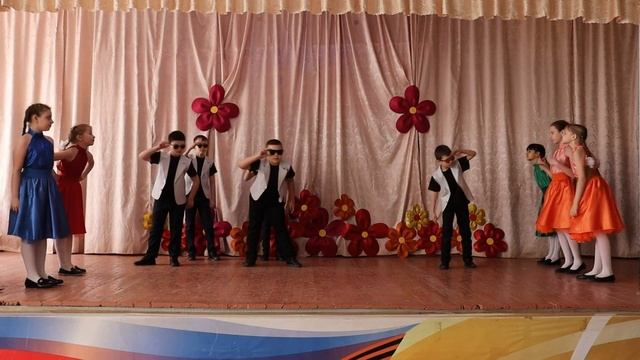 Объединение «Луч» .Танцевальная композиция «Девчонки».