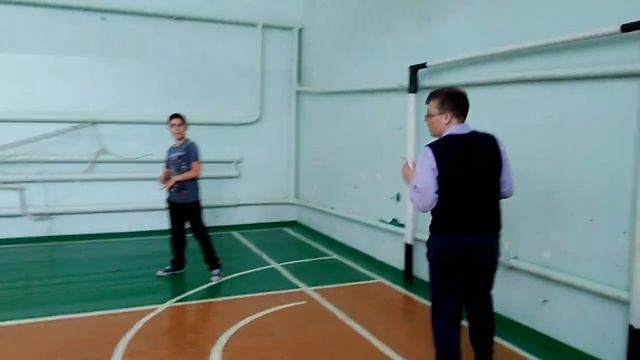 Играем в навес с друзьями!!