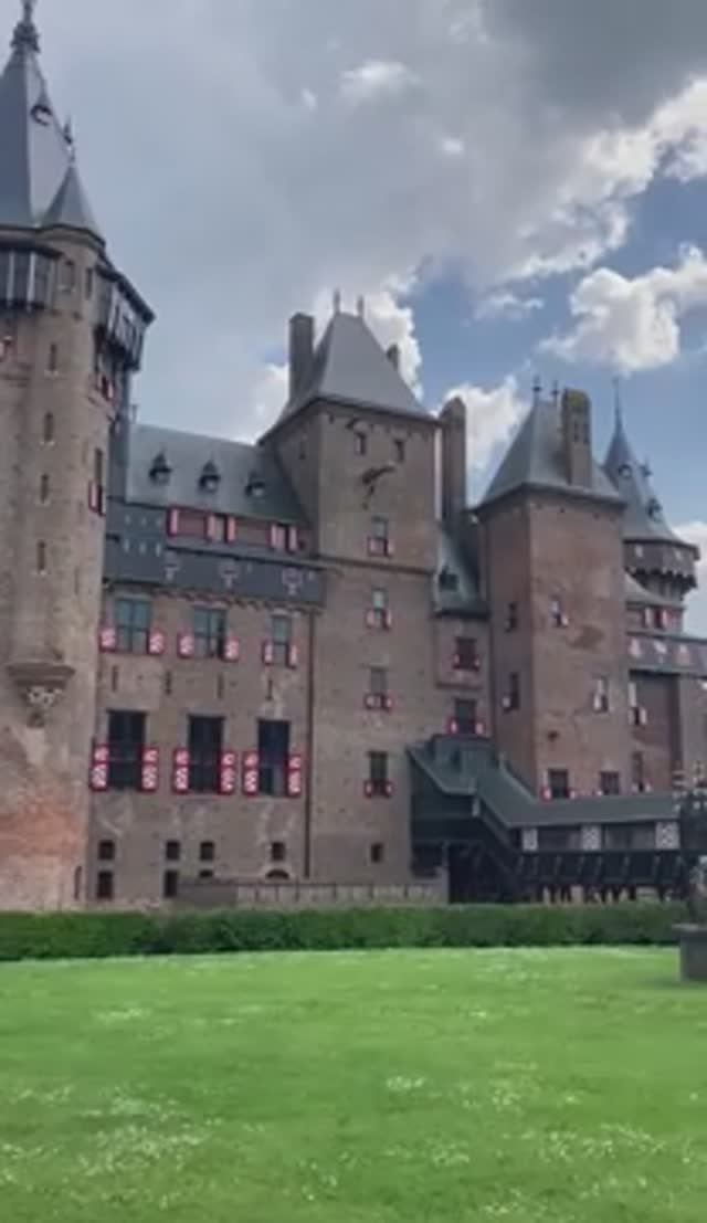 Тот же замок Замок де Хаар-самый большой в Голландии