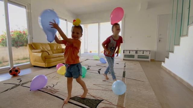 Развивающие видео для детей Большой сборник. Учим цвета Играем с воздушными шариками Поем песенку
