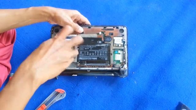 REMOVE KEYBOARD NOTEBOOK HP MINI 110