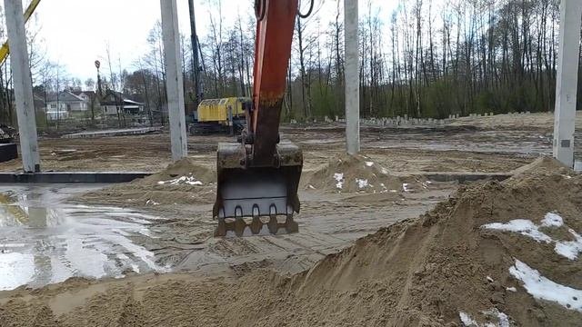 Принимаю песок для отсыпки дороги  Moving sand for building road