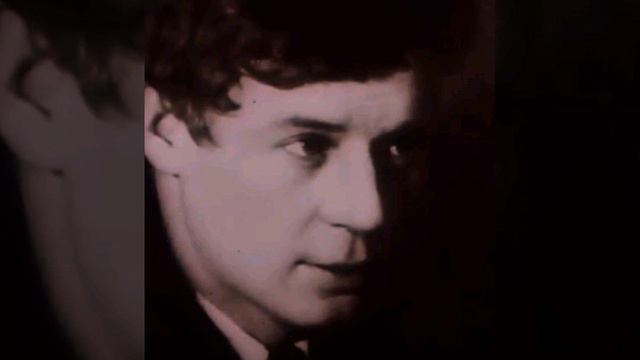 Сергей Есенин - "Ты меня не любишь, не жалеешь..." (Читает Данияр Фазылов).mp4