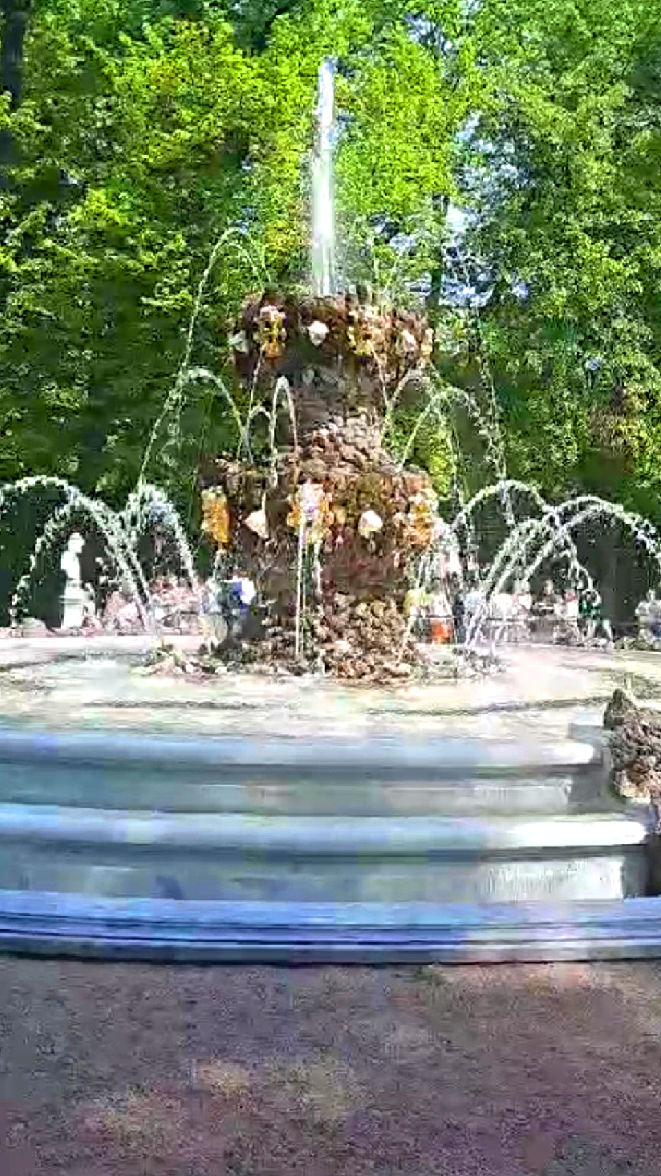 Фонтан "Коронный" в Летнем саду Санкт-Петербурга