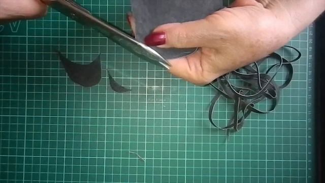 Как нарезать и покрасить кожаную тесьму для оплётки. Мастер класс