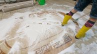 Небольшой овальный ковер прощается с загрязнениями / Small oval rug says goodbye to dirt