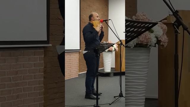 Славьте Бога, славьте в песнопеньях  // Вячеслав Кирнев // Мелодия
