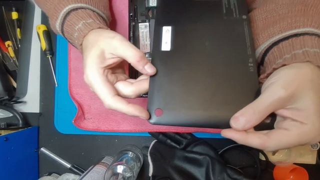 Remontagem do Netbook - HP Mini - Vídeo 5 (parte 2/2) - Time lapse
