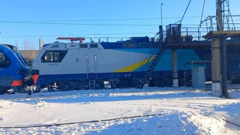 Новенькие локомотивы в депо Астана