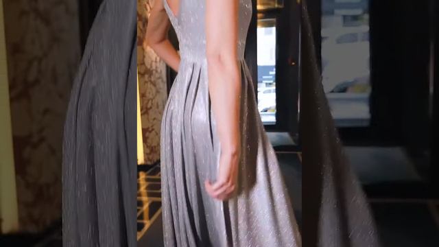 Серебристое длинное платье S M