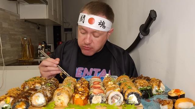 МУКБАНГ. ОБЖОР. РОЛЛЫ, СУШИ, ГУНКАНЫ. АСМР. ROLLS, SUSHI, GUNKANS. MUKBANG. ЛОСОСЬ, КРАБ, ТЕМПУРА.