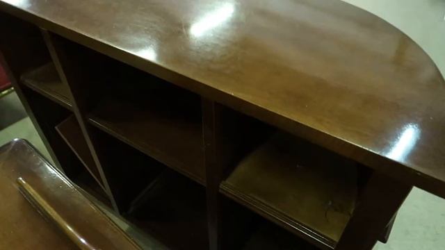 Комод из ореха со вставкой из корня ореха
