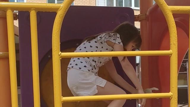 Детская площадка с закрывающимся забором («Загон»)