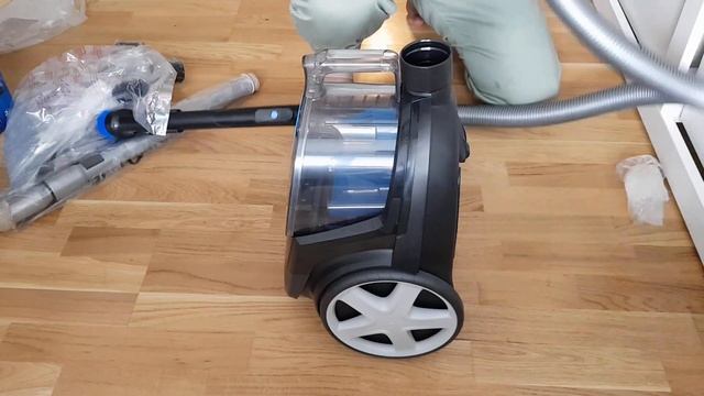 Philips Vacuum Cleaner Review. Unboxing And Review Philips FC9331/09 Online Order.