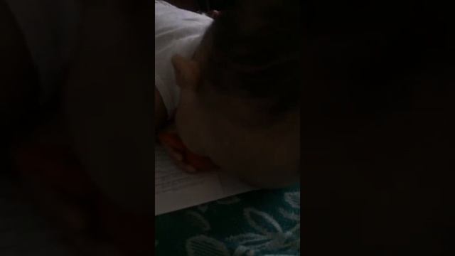 Как правильно нужно  есть помидор! :D