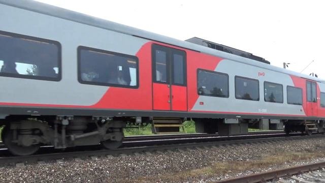 Электропоезд ЭС1-030 "Ласточка" на ст. Издешково