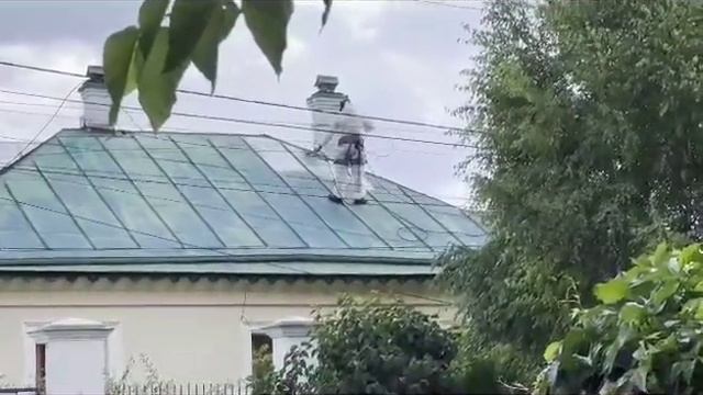 Сколько стоит покрасить крышу? Расскажем, какой краской покрасить крышу!