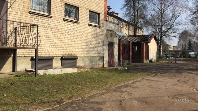 Три помещения с ремонтом в одном здании и по одной цене за все.