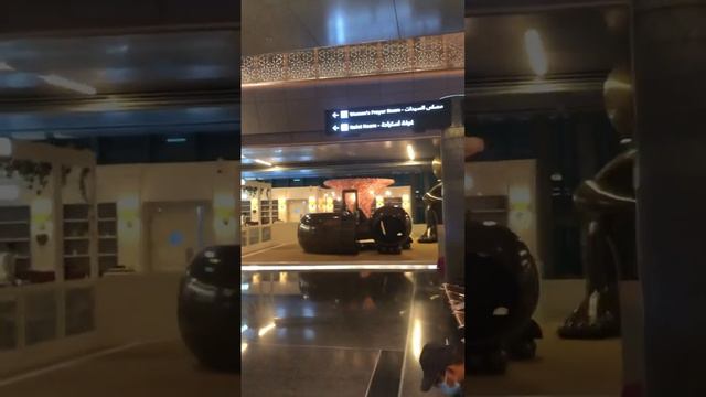 Завораживающий путь: Третье видео из аэропорта Дохи, Катар!