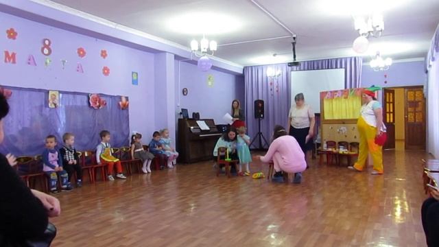 Утренник 8 марта. Первая младшая группа Цыплятки