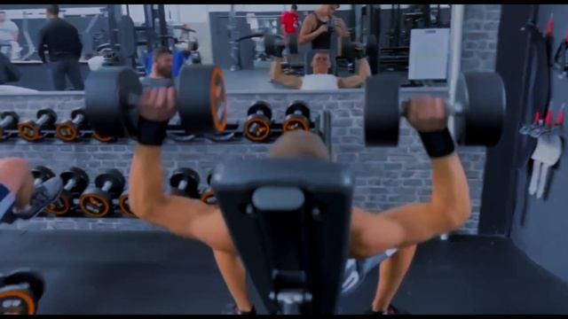 ВКАЧАЛИ ГРУДНУЮ И ТРИЦЕПС / ПРОШЛИ В ЗАЛ НЕЛЕГАЛЬНО???#bodybuilding #aesthetic #gigachad #fyp  #gym