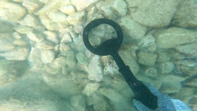 Puglia, Italy: Diving for treasure in FEAR COVE with metal detector and exploring a ghostly Masseri