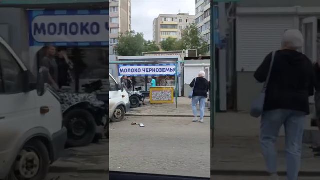 Газель и легковушка столкнулись в микрорайоне Придонской, на месте экстренные службы.