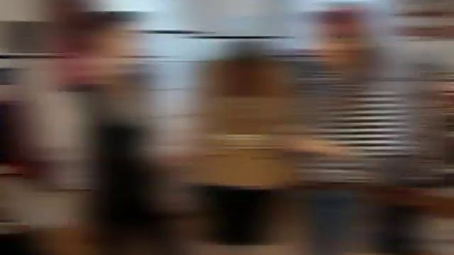С чем носить бежевый пиджак