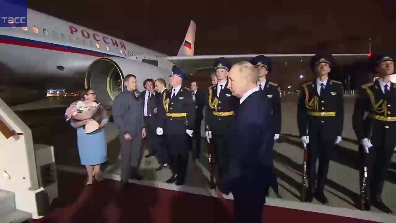 Путин проводит встречу с гражданами России, которые вернулись на Родину по обмену