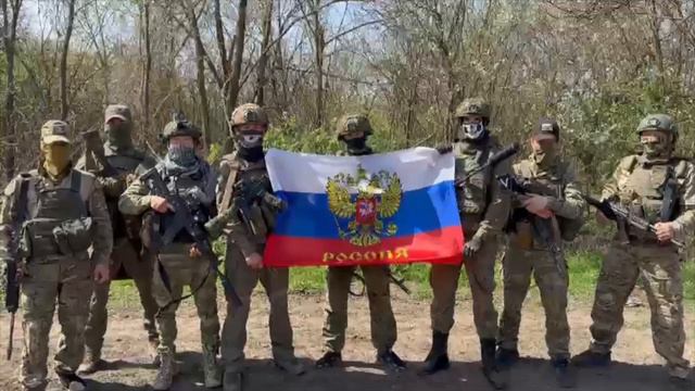 Бойцы, защищающие Отечество в зоне СВО, записали видеопоздравление для ветеранов ВОВ