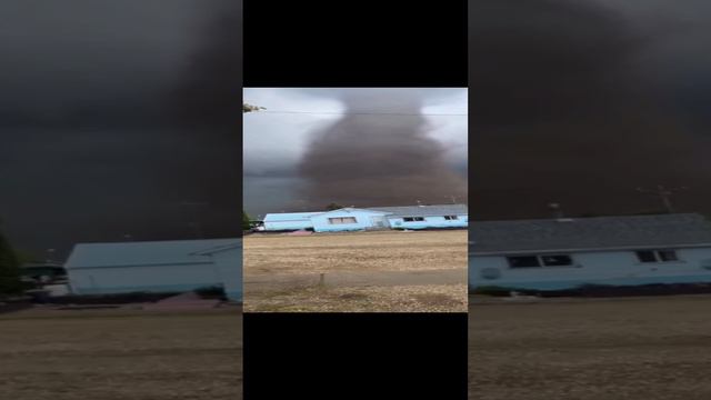 🌪 Невероятное видео торнадо из местечка Эдберг в Канаде